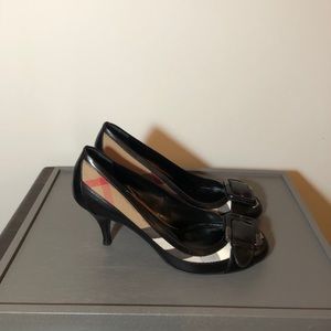 Burberry Black Nova Check Leather Buckle Pumps